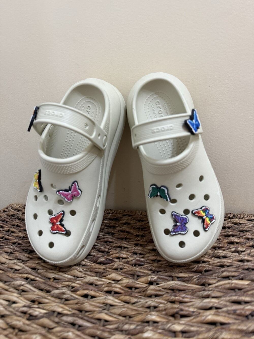 Crocs Woman’s sz 8 butterflies charms